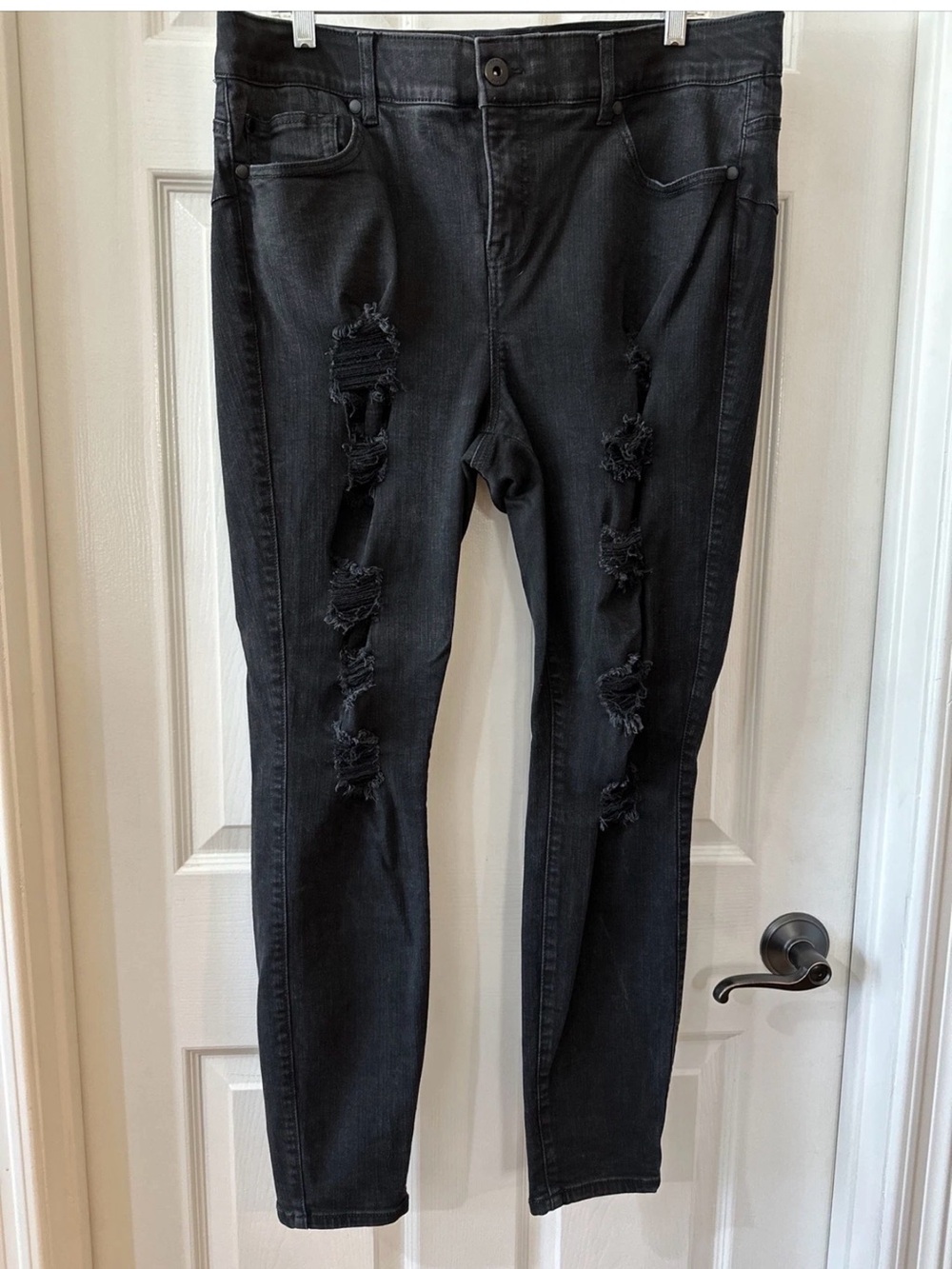 Torrid Women's Size 18R Jeans Bombshell Skinny Distressed Black #2